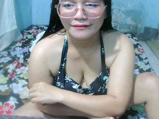 Sexbomb631 bongacams live cam model