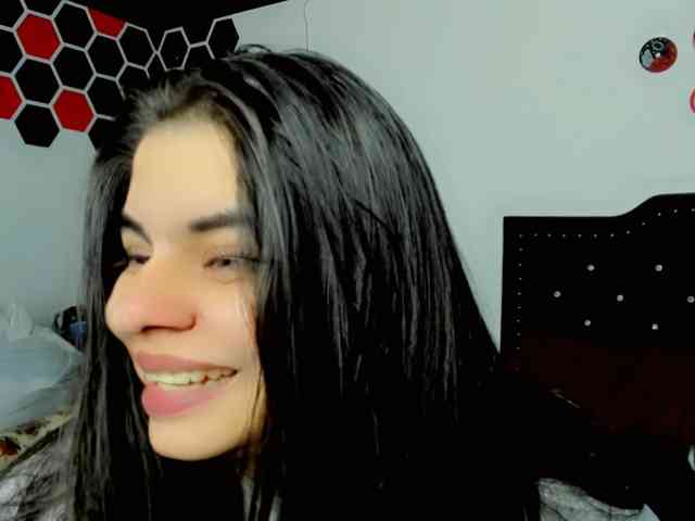 maddison-ivannova bongacams live cam model