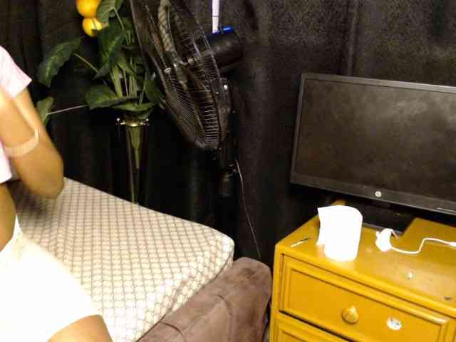 PrittyPrincess bongacams live cam model