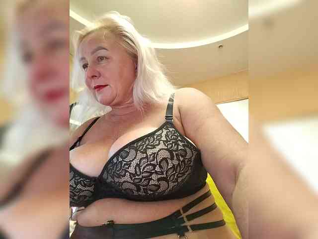 MiraRobens1 bongacams live cam model