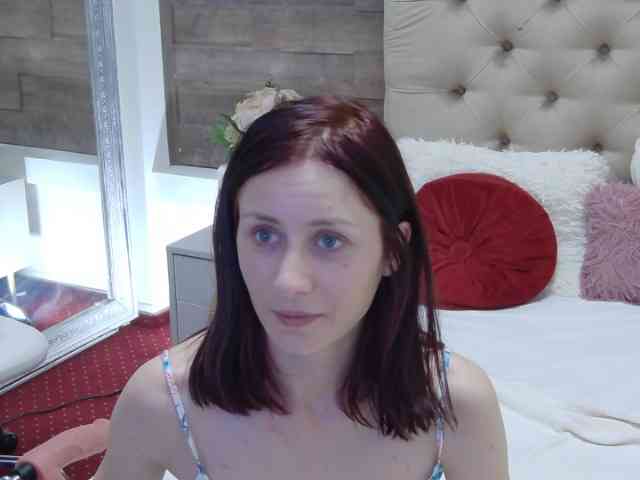 SiennaShapiro bongacams live cam model