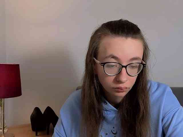 AnnaWonderful bongacams live cam model