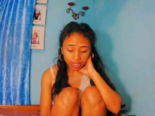 prettygirls11 bongacams live cam model
