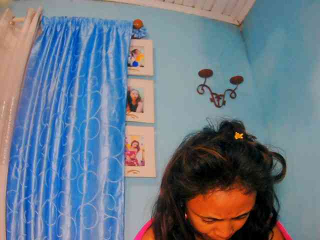 prettygirls11 bongacams live cam model