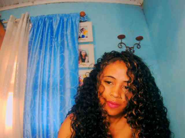 prettygirls11 bongacams live cam model