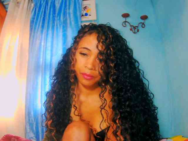prettygirls11 bongacams live cam model