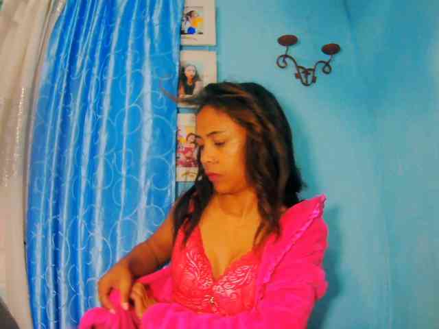 prettygirls11 bongacams live cam model