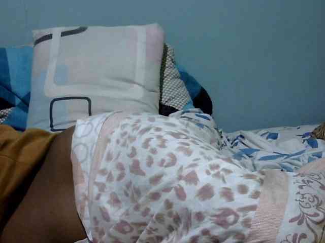 Prettydomina bongacams live cam model