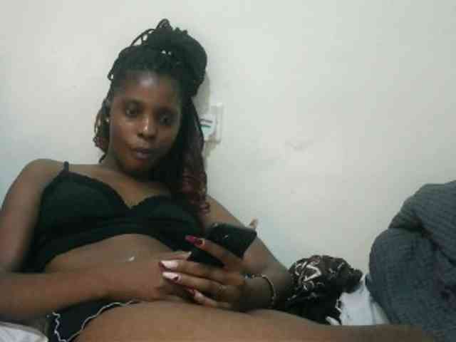 Ebonysly bongacams live cam model
