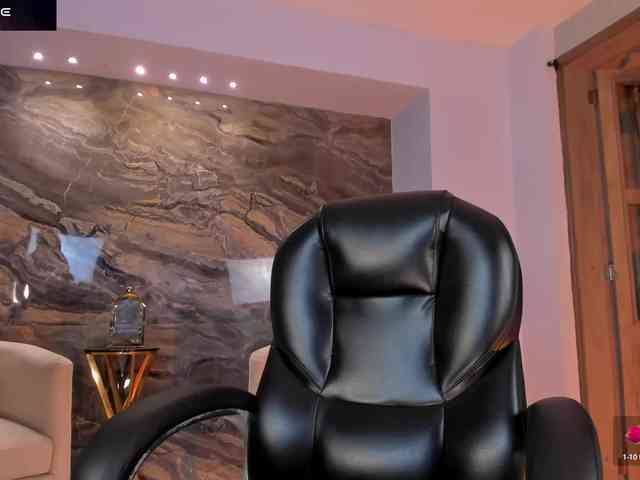 CaitlynBell bongacams live cam model