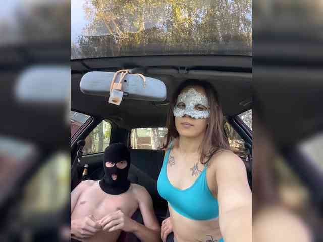 Double-Trouble bongacams live cam model
