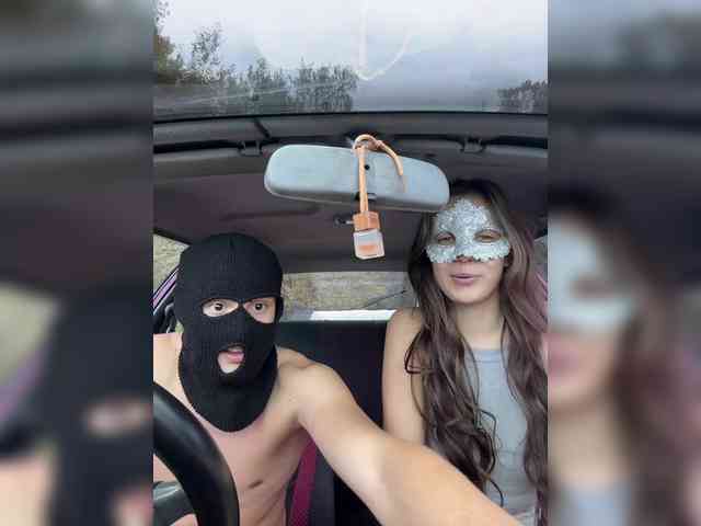 Double-Trouble bongacams live cam model