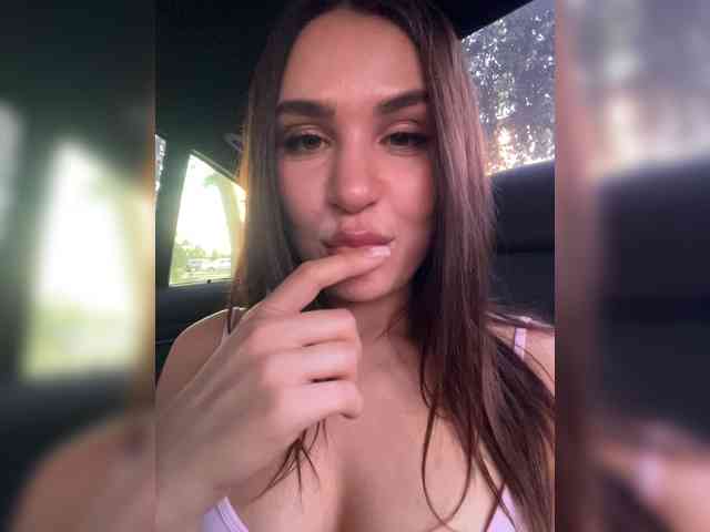 BabyPeach bongacams live cam model