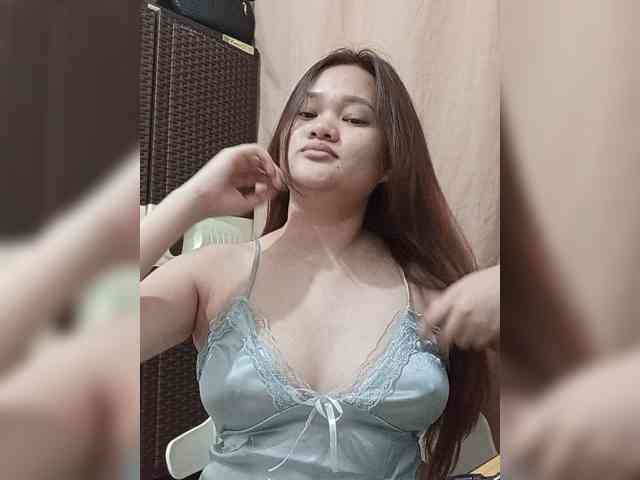 PeachyBabe bongacams live cam model