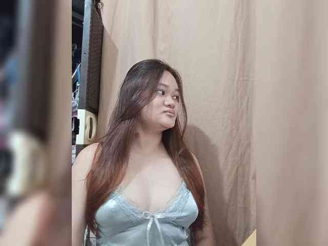 PeachyBabe bongacams live cam model