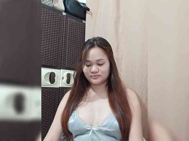PeachyBabe bongacams live cam model