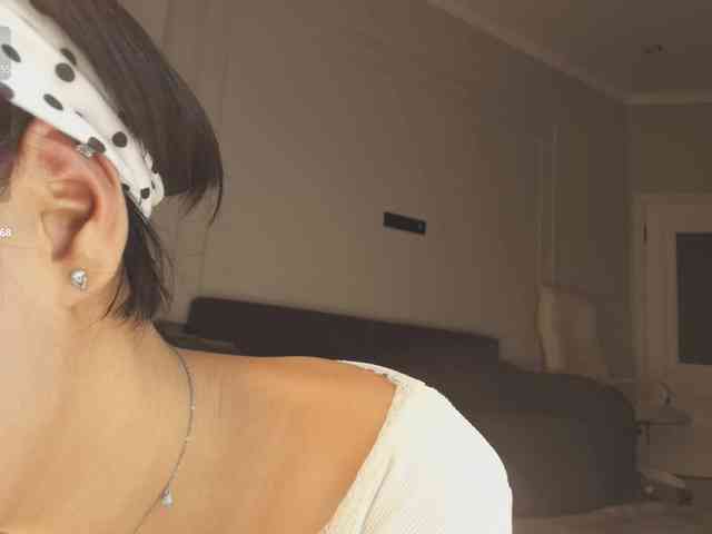 hangohoo bongacams live cam model