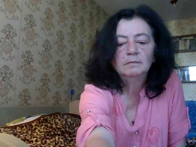 krisshurdlove bongacams live cam model