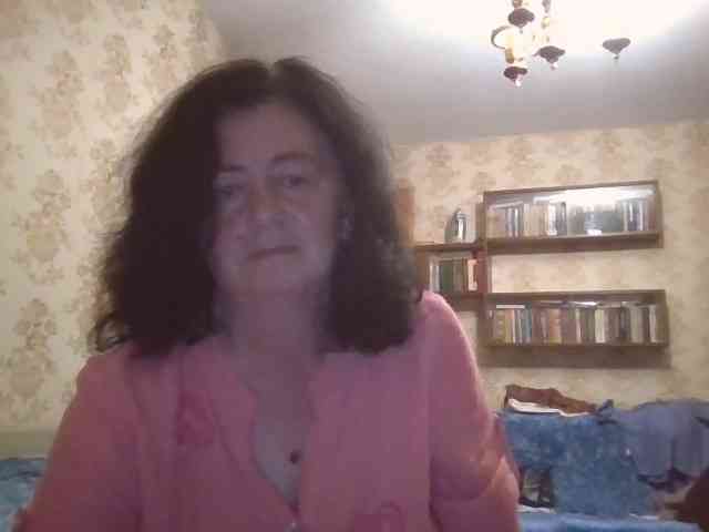 krisshurdlove bongacams live cam model