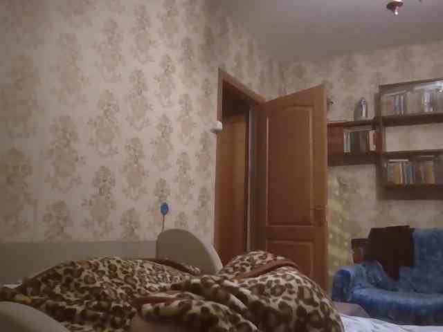 krisshurdlove bongacams live cam model