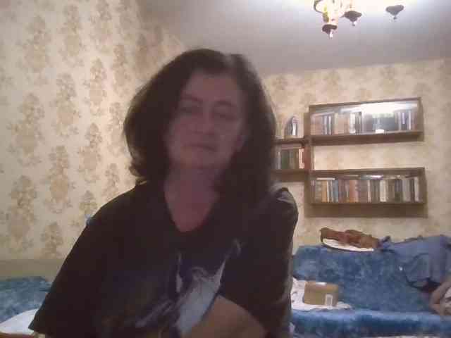 krisshurdlove bongacams live cam model