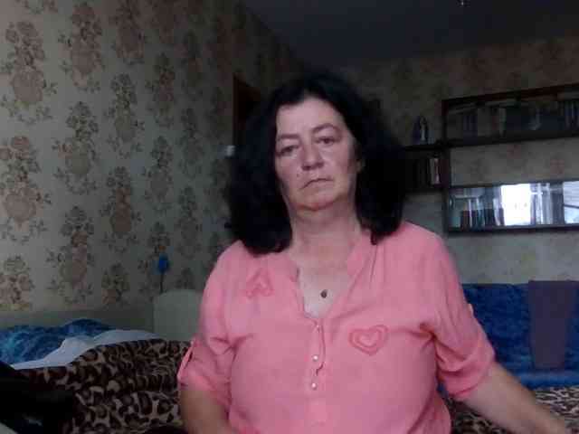 krisshurdlove bongacams live cam model