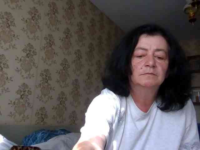 krisshurdlove bongacams live cam model