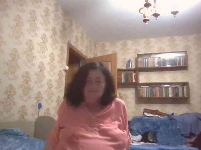 krisshurdlove bongacams live cam model