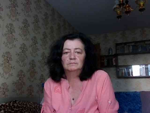 krisshurdlove bongacams live cam model