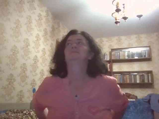 krisshurdlove bongacams live cam model