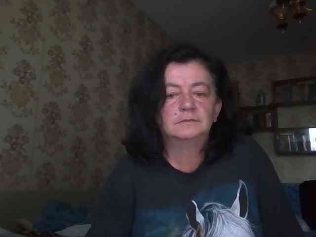 krisshurdlove bongacams live cam model