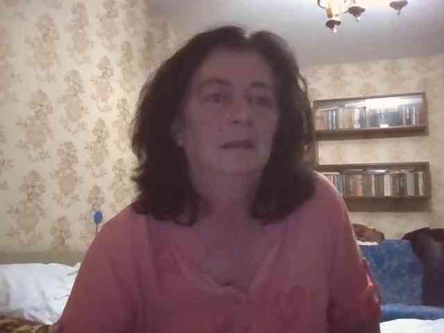 krisshurdlove bongacams live cam model