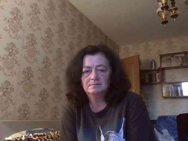 krisshurdlove bongacams live cam model
