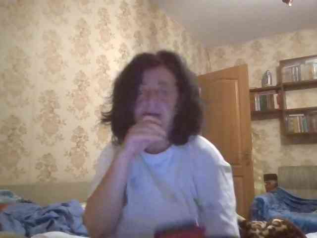 krisshurdlove bongacams live cam model