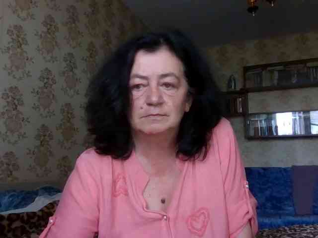 krisshurdlove bongacams live cam model