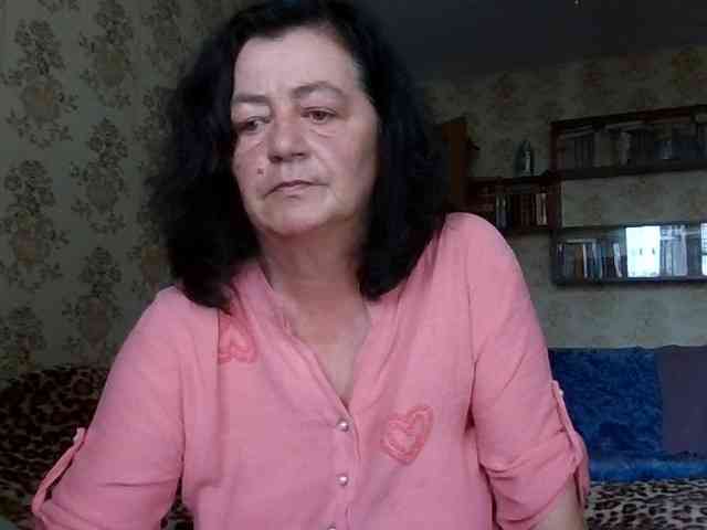 krisshurdlove bongacams live cam model