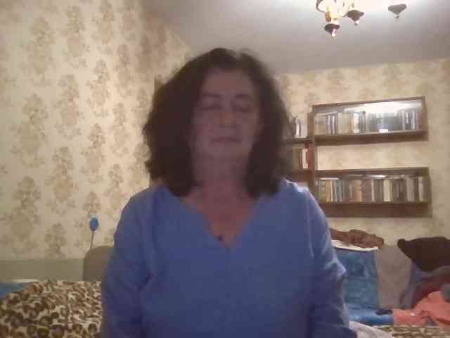 krisshurdlove bongacams live cam model