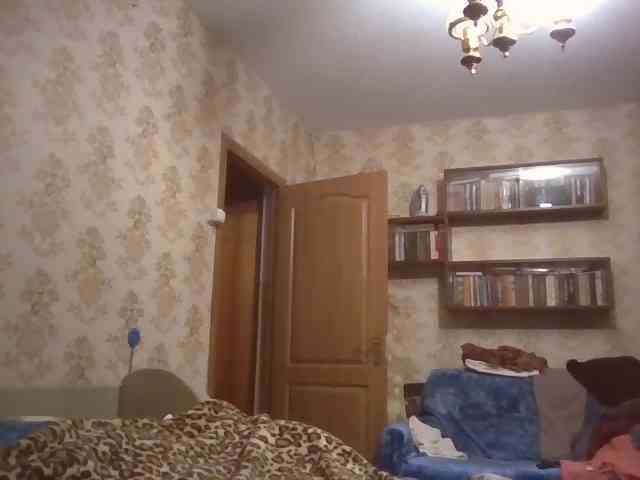 krisshurdlove bongacams live cam model