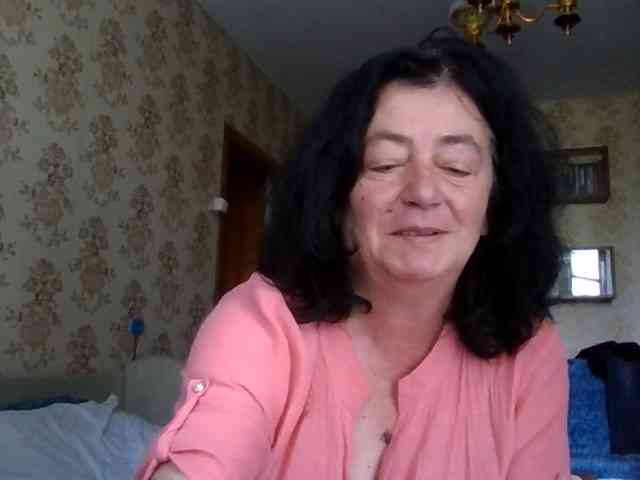 krisshurdlove bongacams live cam model