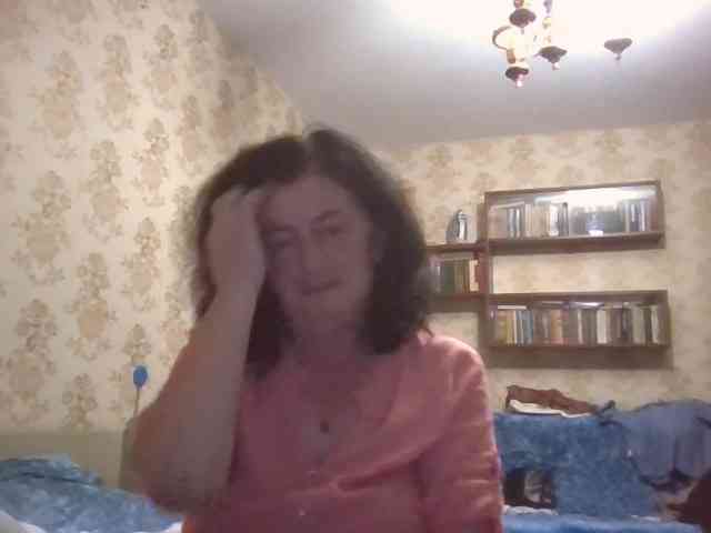 krisshurdlove bongacams live cam model