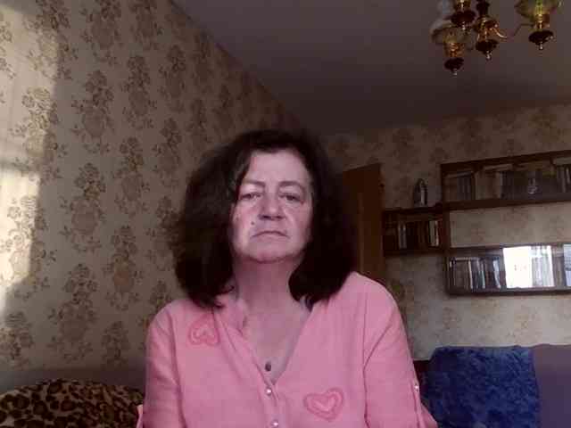 krisshurdlove bongacams live cam model