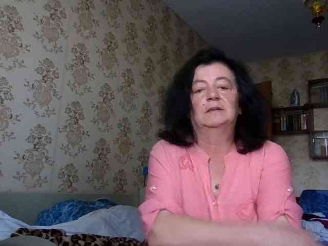 krisshurdlove bongacams live cam model