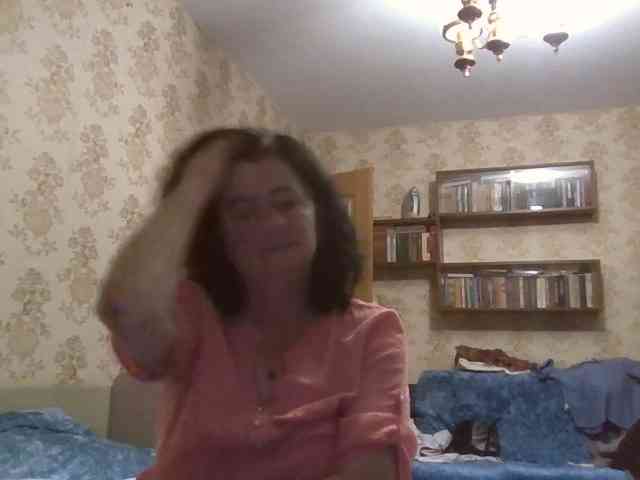 krisshurdlove bongacams live cam model