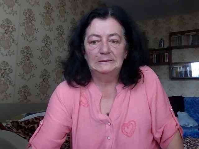 krisshurdlove bongacams live cam model