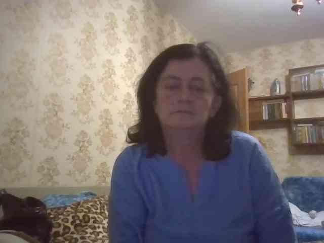 krisshurdlove bongacams live cam model