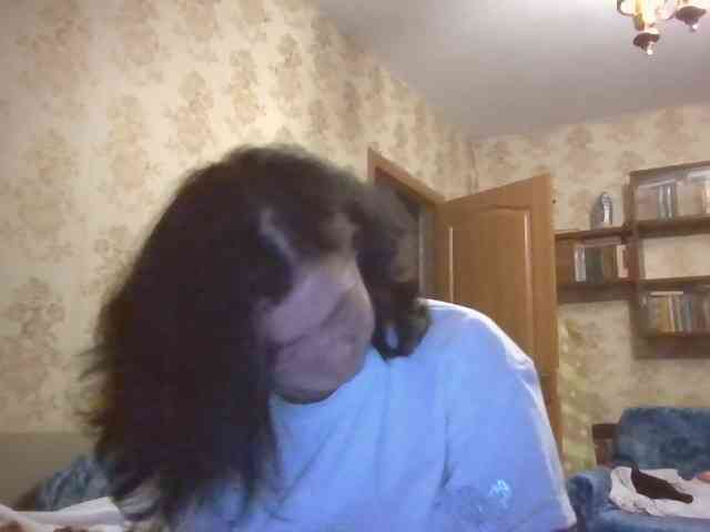 krisshurdlove bongacams live cam model