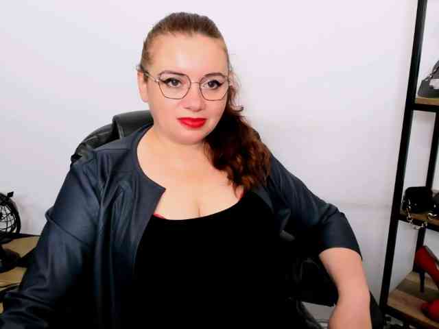 ElisabethAmore bongacams live cam model