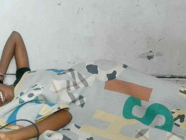 Claudiaah bongacams live cam model