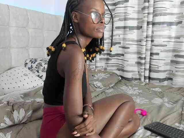 Mistress-Soraya bongacams live cam model