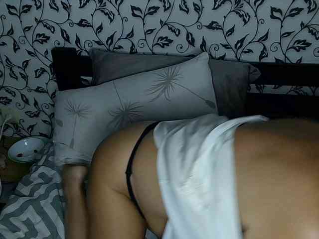 Agnes5643 bongacams live cam model